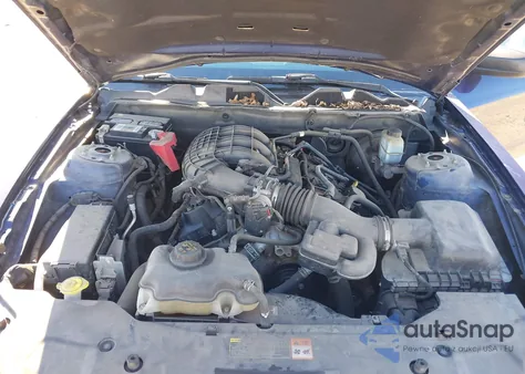 2011 Ford Mustang V6 z USA, uszkodzony, nr VIN 1ZVBP8AM6B5128802